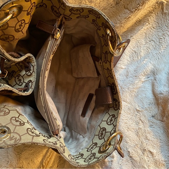 Michael Kors Bag - Picture 10 of 10